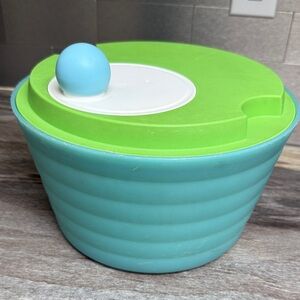 Tupperware Salad Spinner